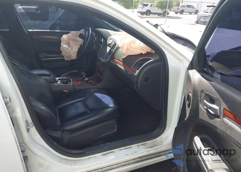 2013 Chrysler 300 Motown from USA, damaged, VIN 2C3CCAAG3DH528949